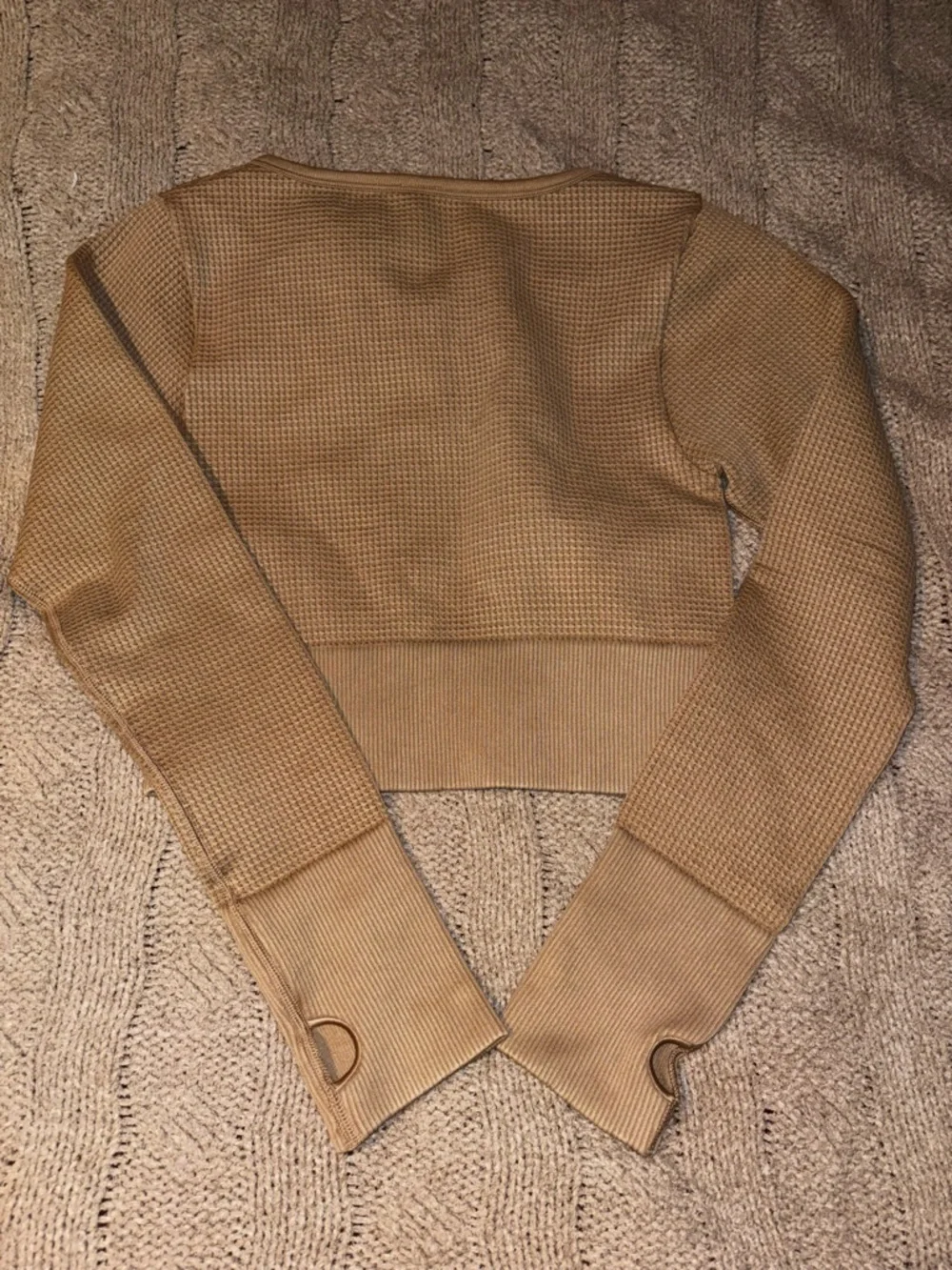 Aerie Tan Thick Waffle Knit Cropped Henley Long Sleeve Thumbhole Top Size Small - Picture 4 of 7